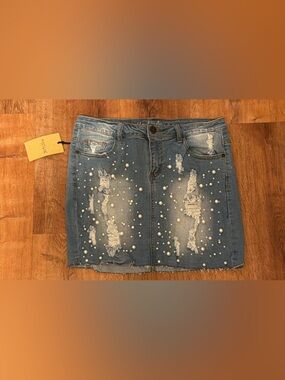 Machine Pearl-Embellished Distressed Denim Mini Skirt - Blue